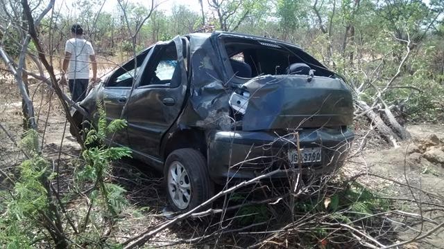 Fiat capota, mata um e deixa quatro feridos em Valença. Veja Fotos / - Imagem 5