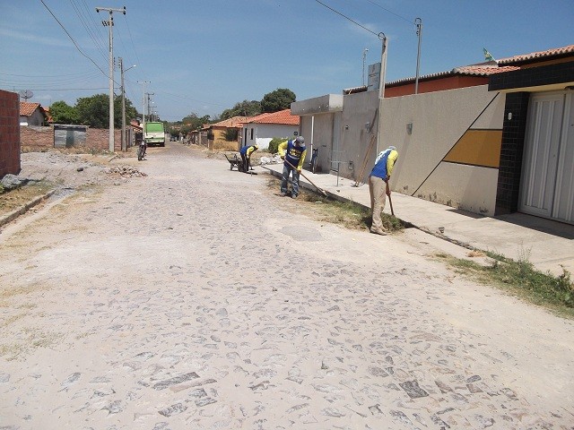 Limpeza de ruas e avenidas de Buriti dos Lopes são realizadas diariamente - Imagem 3