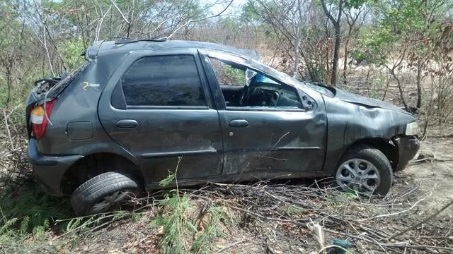 Fiat capota, mata um e deixa quatro feridos em Valença. Veja Fotos / - Imagem 3