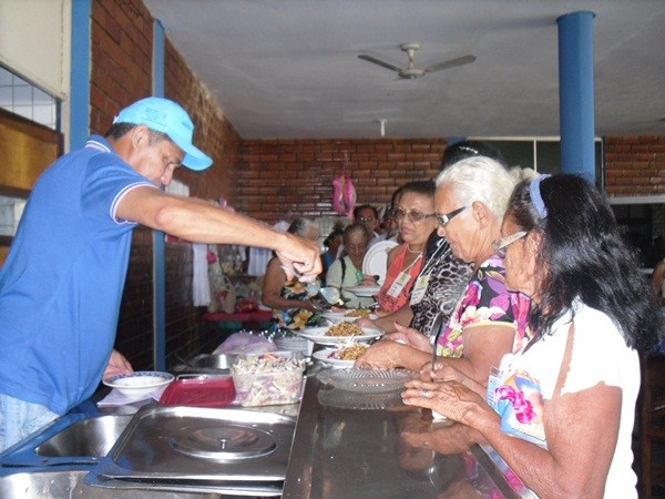 Idosos de Pimenteiras visitam o litoral piauiense. Veja fotos - Imagem 6