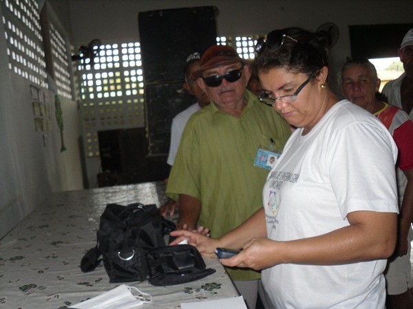 Idosos de Pimenteiras visitam o litoral piauiense. Veja fotos - Imagem 1