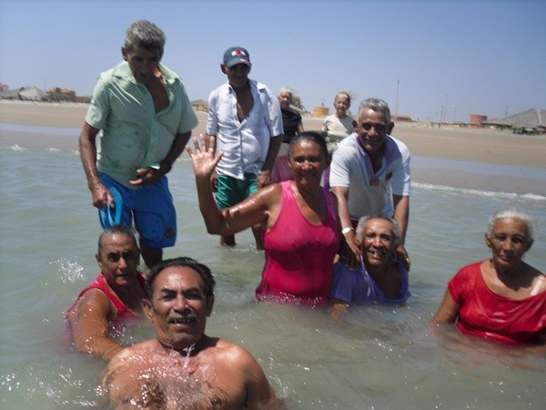 Idosos de Pimenteiras visitam o litoral piauiense. Veja fotos - Imagem 11