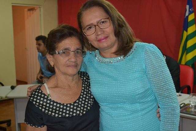 Vice-prefeita Lucia Lacerda assumi a prefeitura de Pimenteiras - Imagem 56