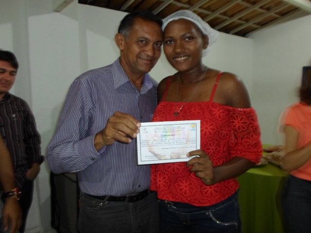 Prefeitos Dr.Zé Maria Entrega Certificados e Realiza Inauguração na Localidade Canto - Imagem 28