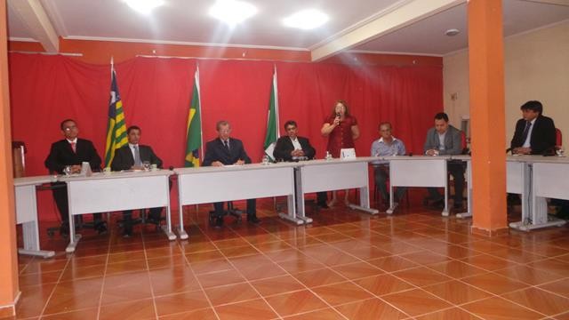 Vice-prefeita Lucia Lacerda assumi a prefeitura de Pimenteiras - Imagem 2