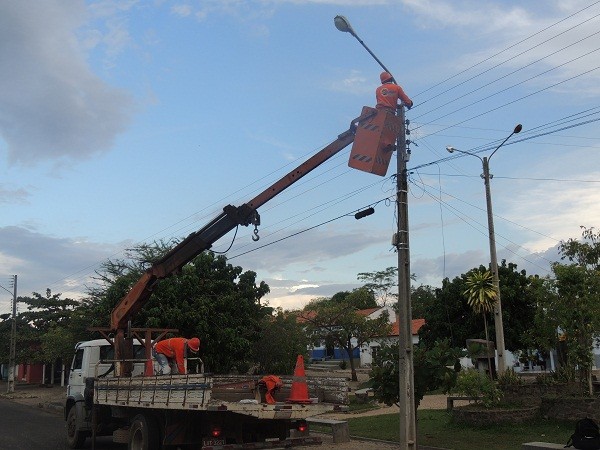 Prefeitura de Monsenhor Gil repõe 300 lâmpadas na área urbana - Imagem 4