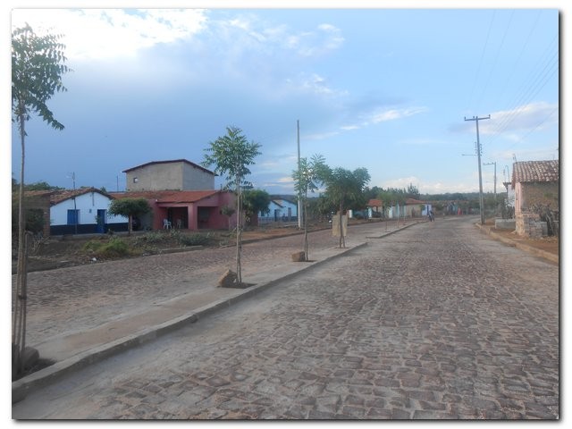 Dr. Moura amplia calçamento no Povoado Roque - Imagem 1