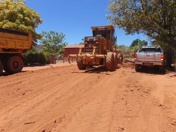 Prefeito vistoria obras de melhoramentos em estrada do povoado Buritizinho  - Imagem 2