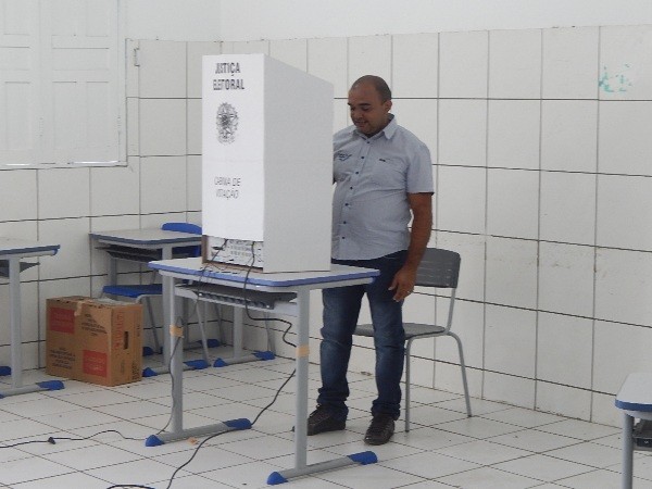 Prefeito agradece a população pelo apoio em seus candidatos  - Imagem 1