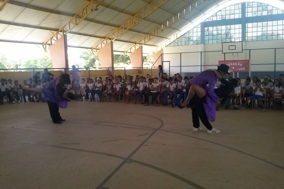 Lei de Incentivo a Cultura: Grupo Cultura de Rua leva a arte da dança as escolas municipais