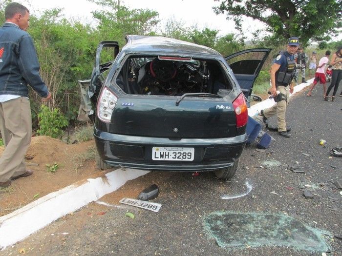 Grave acidente na BR 343 próximo a estaca Zero deixa Mãe e Filha morta     - Imagem 17