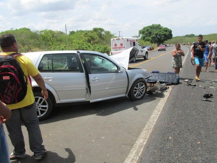 Grave acidente na BR 343 próximo a estaca Zero deixa Mãe e Filha morta     - Imagem 10