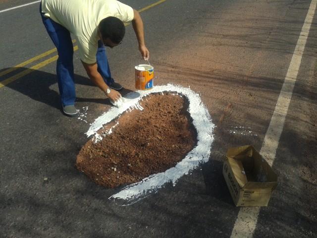 Após vários prejuízos e acidente de trânsito usuário sinaliza buracos na PI-113 - Imagem 6