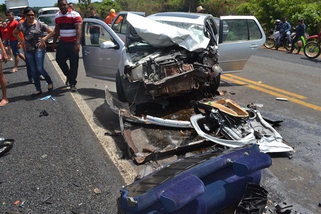 Mãe e filha morrem em grave acidente entre dois veículos no Piauí - Imagem 2