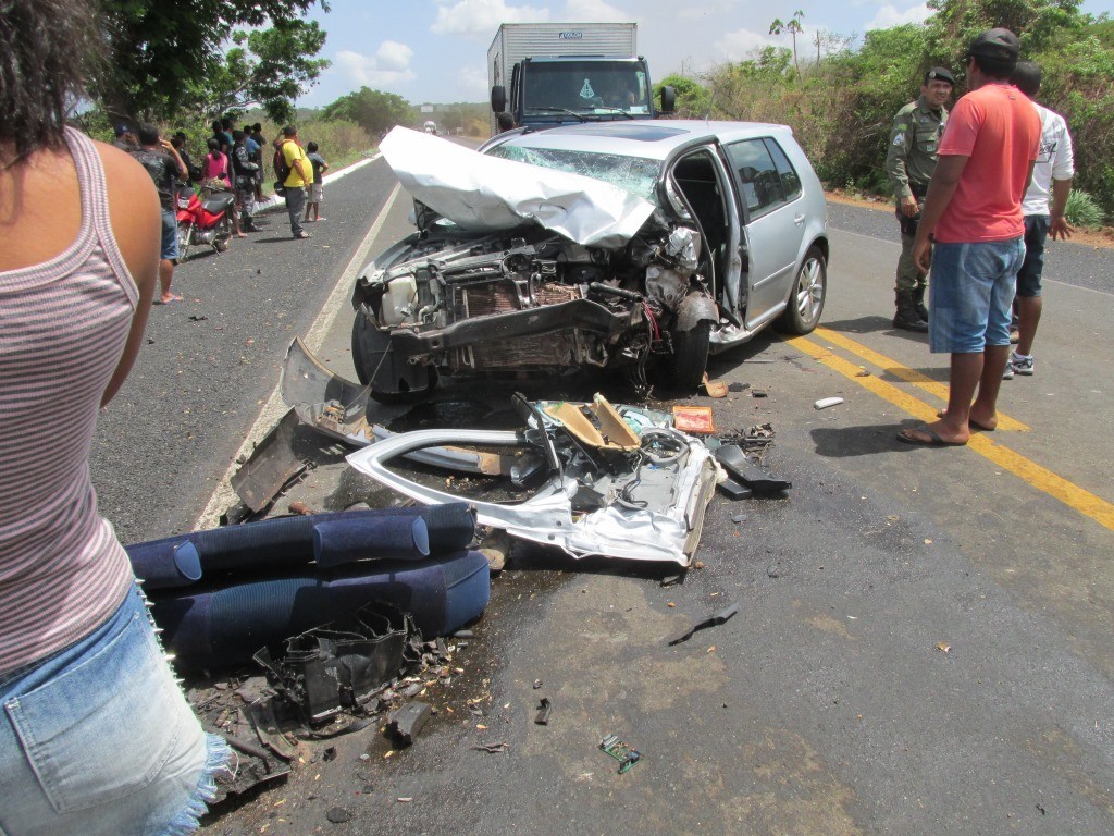 Grave acidente na BR 343 próximo a estaca Zero deixa Mãe e Filha morta    