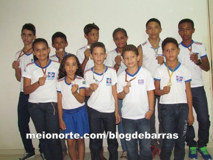 Alunos de escolas municipais ganham medalhas da OBA - Imagem 17