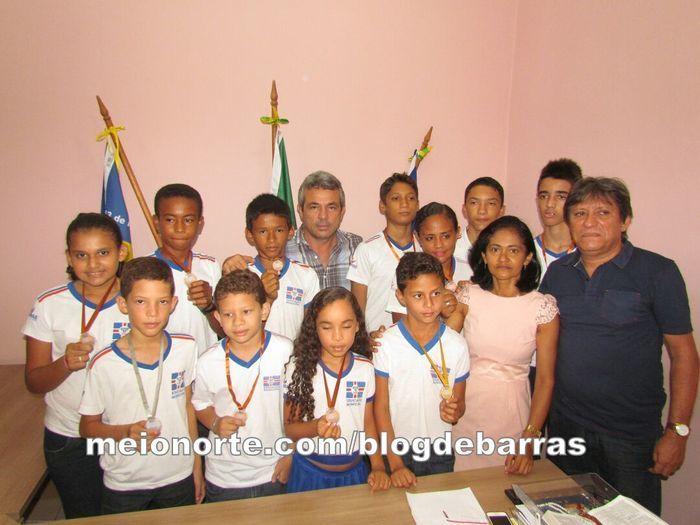 Alunos de escolas municipais ganham medalhas da OBA - Imagem 14