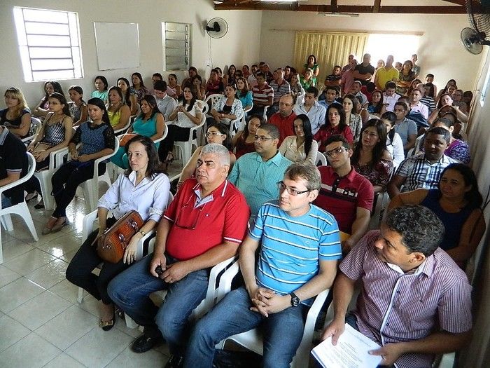Prefeita empossa concursados para o Hospital Josefina Getirana - Imagem 6