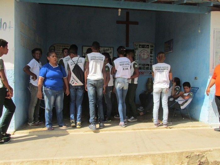 Alunos da Escola Roque Alencar visitam a casa de Recuperação vida verdadeira em Água Branca  - Imagem 1