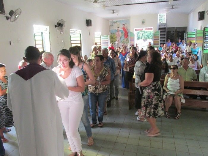 Padre Josifran de água Branca Celebra a Missa de 01 Ano do Falecimento de Francisco Alencar “Chicão”  - Imagem 11