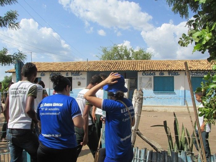 Alunos da Escola Roque Alencar visitam a casa de Recuperação vida verdadeira em Água Branca  - Imagem 2
