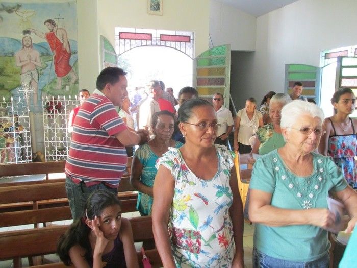 Padre Josifran de água Branca Celebra a Missa de 01 Ano do Falecimento de Francisco Alencar “Chicão”  - Imagem 12