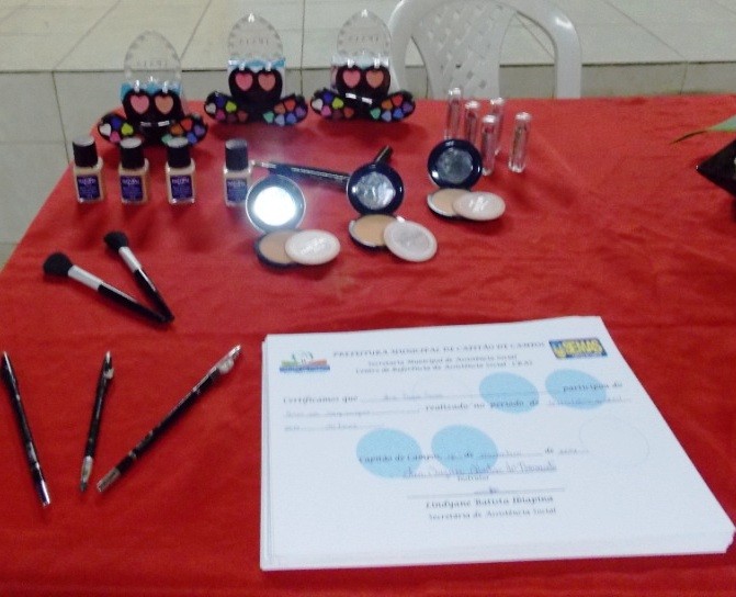 Entrega de certificados para Debutantes participantes do VI Baile - Imagem 6