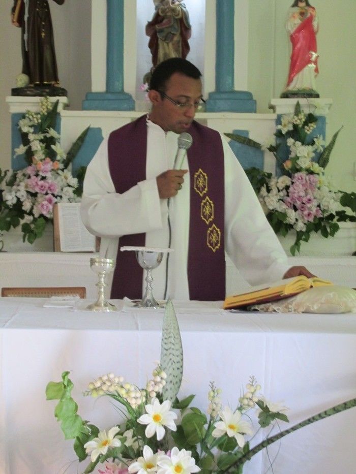 Padre Josifran de água Branca Celebra a Missa de 01 Ano do Falecimento de Francisco Alencar “Chicão”  - Imagem 2