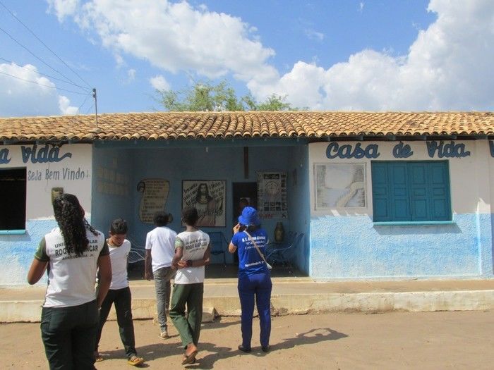 Alunos da Escola Roque Alencar visitam a casa de Recuperação vida verdadeira em Água Branca  - Imagem 4