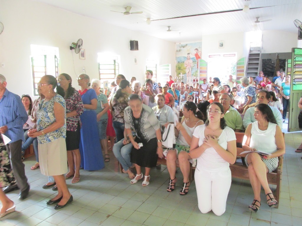 Padre Josifran de água Branca Celebra a Missa de 01 Ano do Falecimento de Francisco Alencar “Chicão” 