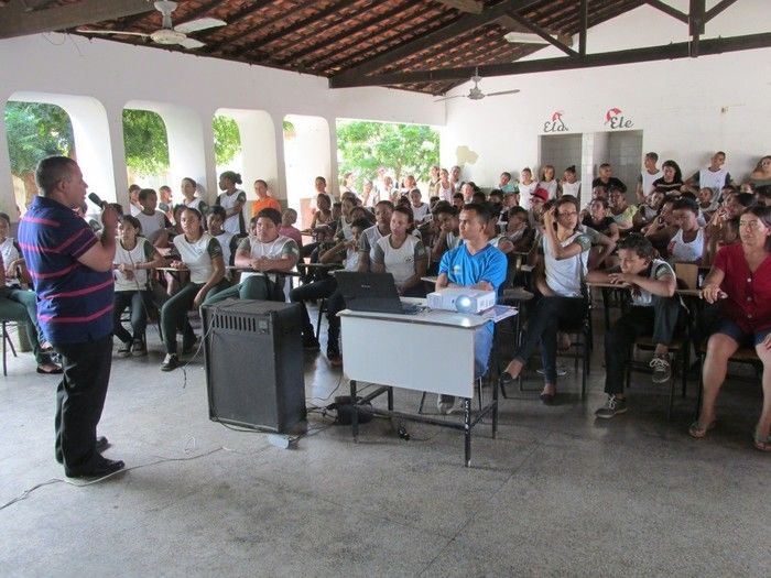 Coordenador da casa de Recuperação vida verdadeira  Faz palestra Sobre Drogas na Escola Roque Alencar em Agricolândia  - Imagem 25