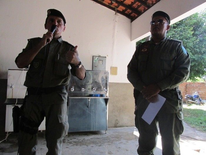 Subtenente Juvenilton Cavalcante da Força Tática de Água Branca Ministra Palestra sobre Drogas na Escola Roque Alencar   - Imagem 12