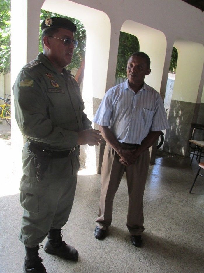 Subtenente Juvenilton Cavalcante da Força Tática de Água Branca Ministra Palestra sobre Drogas na Escola Roque Alencar   - Imagem 1