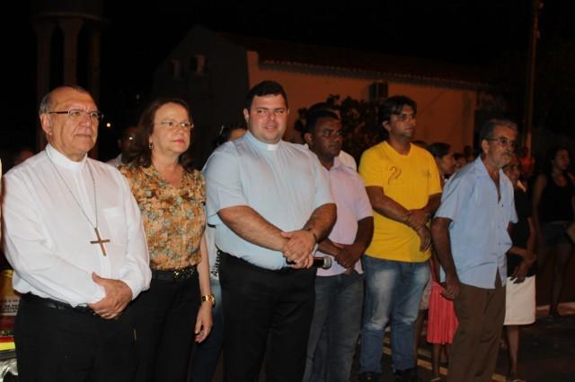Prefeita Dra. Salete Rego e dezenas de fieis recepcionaram o arcebispo Dom Jacinto Filho - Imagem 7