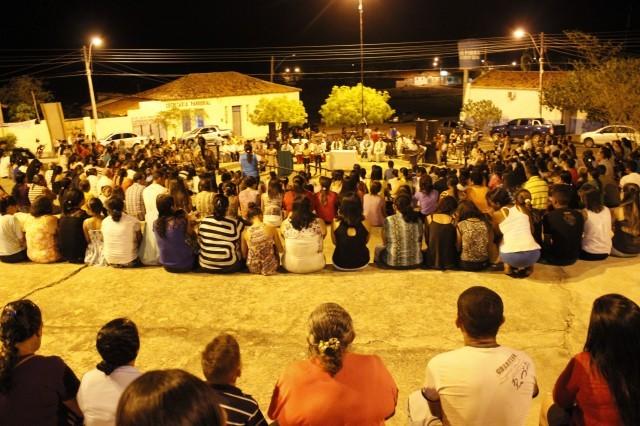 Arcebispo realiza celebração no município de Miguel Alves - Imagem 2