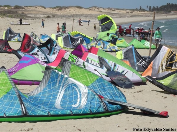Kitesurf Esporte Sensação em Cajueiro da Praia Litoral do Piauí - Imagem 3