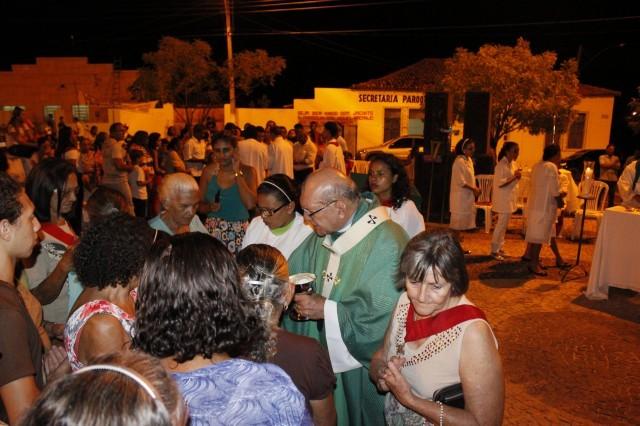 Arcebispo realiza celebração no município de Miguel Alves - Imagem 4