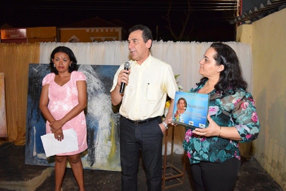 Prefeito participa de homenagem ao artista plástico Nivaldo Júnior