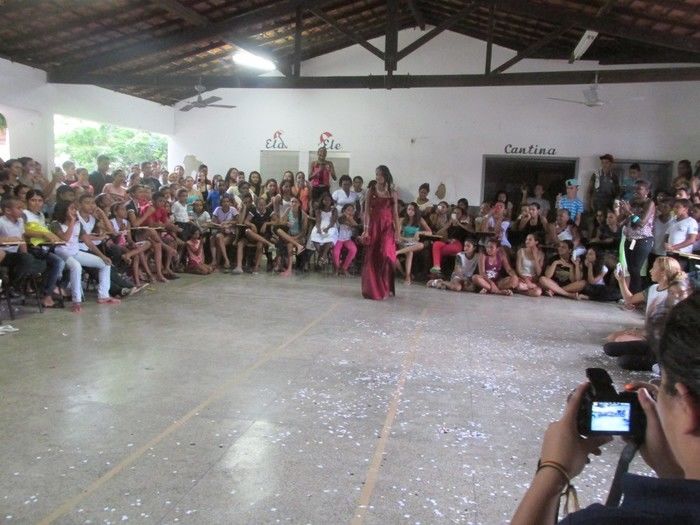 Projeto Contra as Drogas é encerrado com Show de Desfile para a Escolha do Garoto e Garota Roque Alencar 2014 - Imagem 43