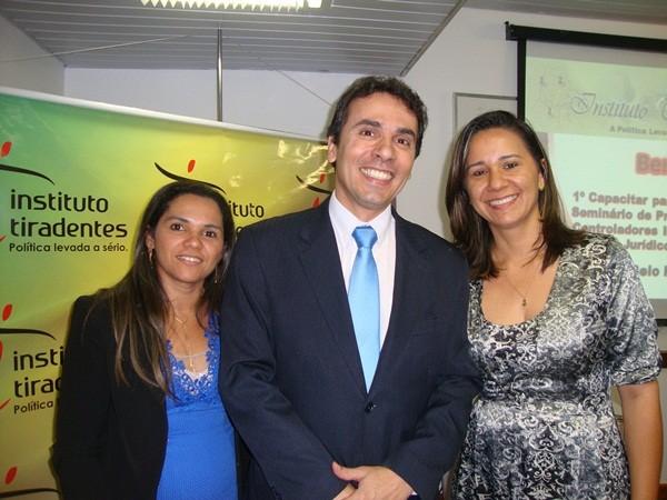 Controladora da Câmara Legislativa recebe prêmio em seminário nacional - Imagem 1