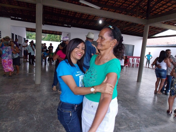 Assistência Social realiza forró dos idosos no SCFVI - Imagem 10