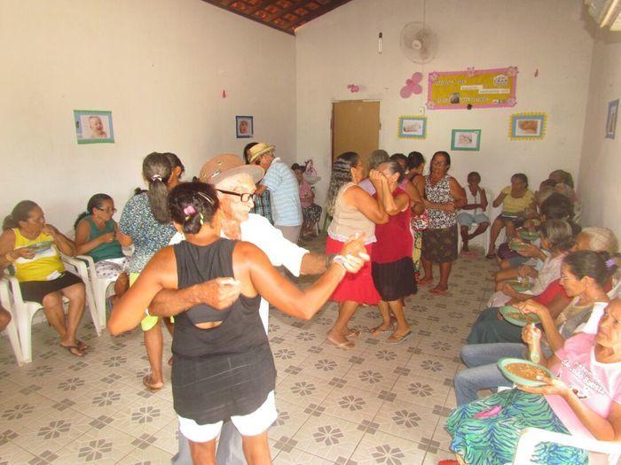 CRAS proporciona dia de lazer aos idosos - Imagem 8