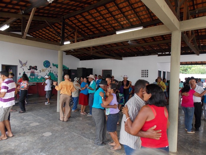 Assistência Social realiza forró dos idosos no SCFVI - Imagem 2