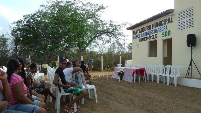 A Prefeita Socorro Bandeira entrega as instalações do novo Matadouro Público de Francinópolis - Imagem 13