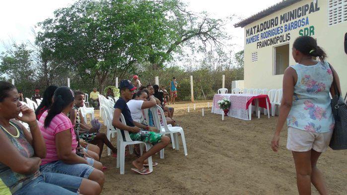A Prefeita Socorro Bandeira entrega as instalações do novo Matadouro Público de Francinópolis - Imagem 12