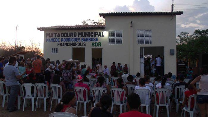A Prefeita Socorro Bandeira entrega as instalações do novo Matadouro Público de Francinópolis - Imagem 100