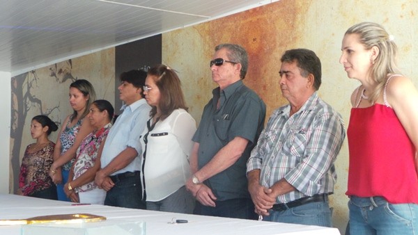 Prefeitura de Pimenteiras entrega registro de imóveis de residências  - Imagem 9