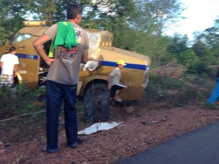 Bandidos assaltam carro forte na PI 140 - Imagem 3