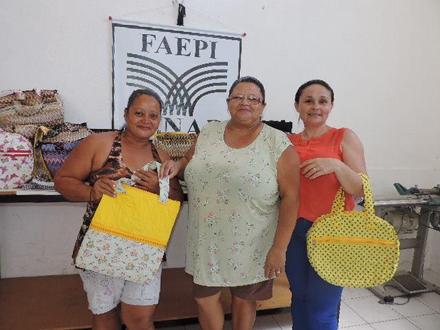 Primeira-dama participa de encerramento do curso de confecção de bolsas - Imagem 7