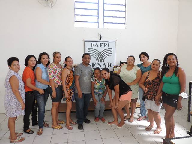 Primeira-dama participa de encerramento do curso de confecção de bolsas - Imagem 10